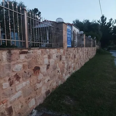 Christos Family Pachis Beach-glyfoneri *