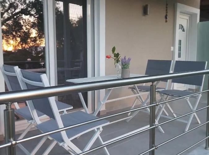 Christos Family Pachis Beach-glyfoneri * Παχύς