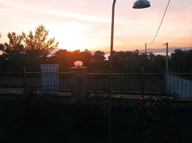 Christos Family Pachis Beach-glyfoneri