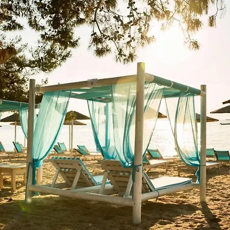 Christos Family Pachis Beach-glyfoneri